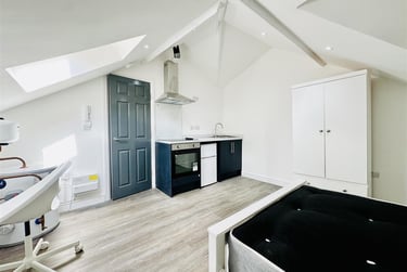 1 bed studio, Park Road, Lenton, Nottingham, NG71JG - Image 3